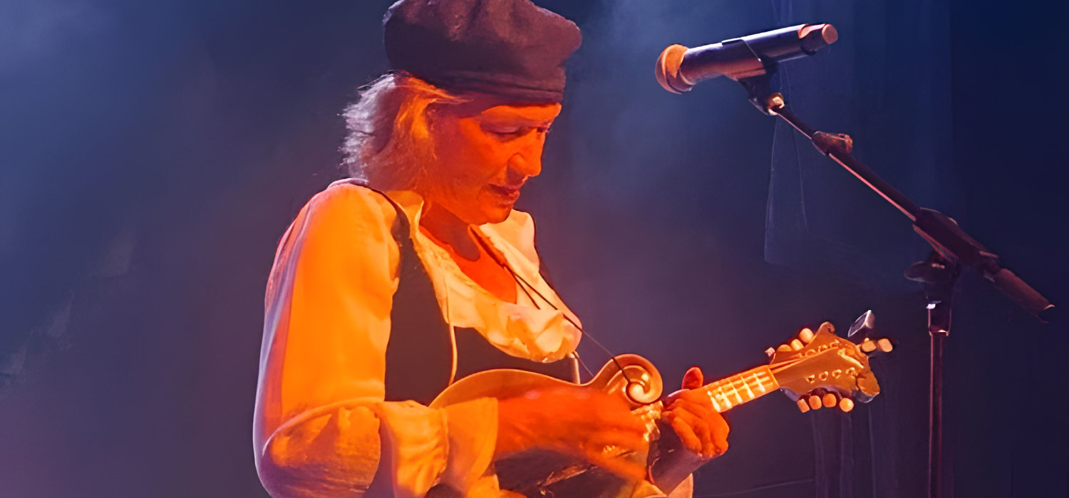 molly_big top_02_1500x700